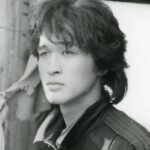 Подборка id кодов на песни Виктора Цоя в Роблокс. В подборке собраны самые лучшие его композиции, вроде «Последний герой», «Следи за собой», «Звезда по имени Солнце» и другие.